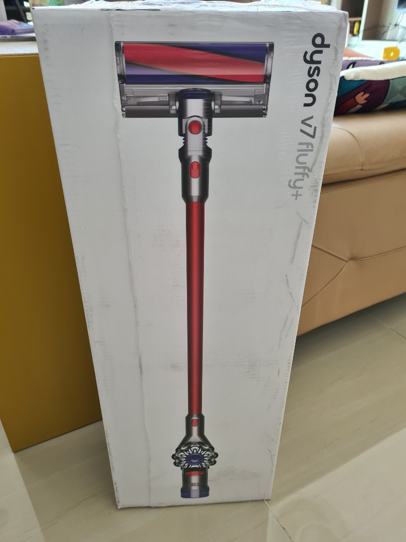 Dyson V7 fluffy+, TV & Home Appliances, Vacuum Cleaner & Housekeeping