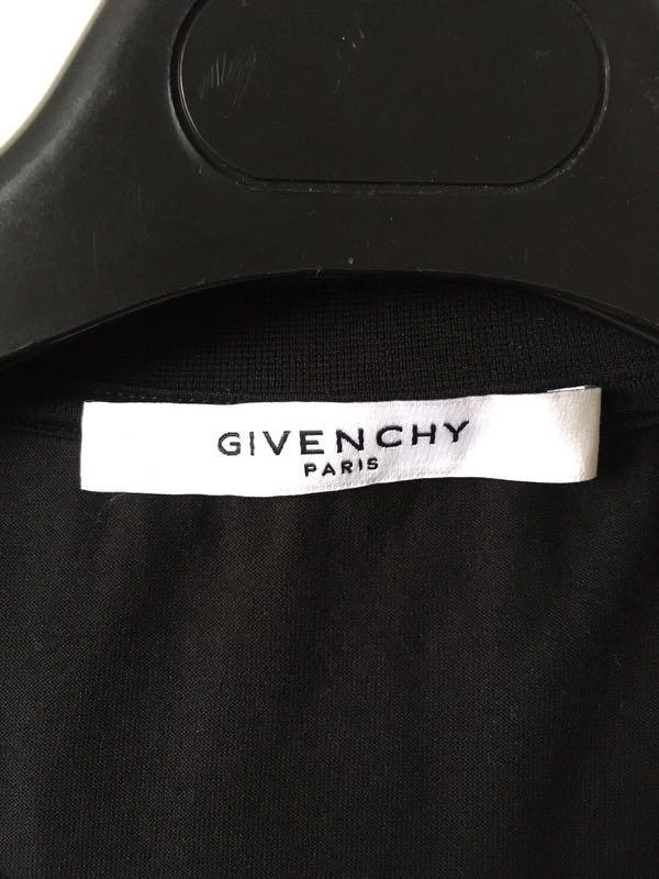 givenchy zip up top tee （分類：外套及戶外衣服）位於 Hong Kong。 由 chiesss123 提交（商品編號 1049214959，圖片 2）。簡介： Givenchy zip top tee xs size $700 TKO tmr line or sf。
