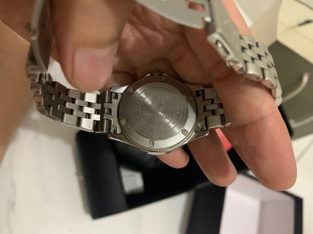 Hanowa Women's watch (Category: Women's Watches) located in Pasig City. Submitted by gigiera (Listing ID 1049172990, Image 3). Description: Just needs battery replacement No damage or scrathes. Good as new. With paper bag, card and box. .