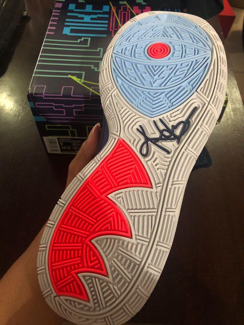 kyrie hamsa shoe