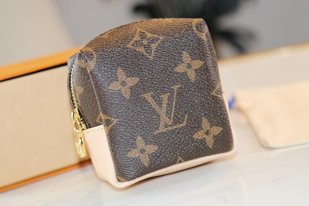 Box pouch bag charm and belt charm store