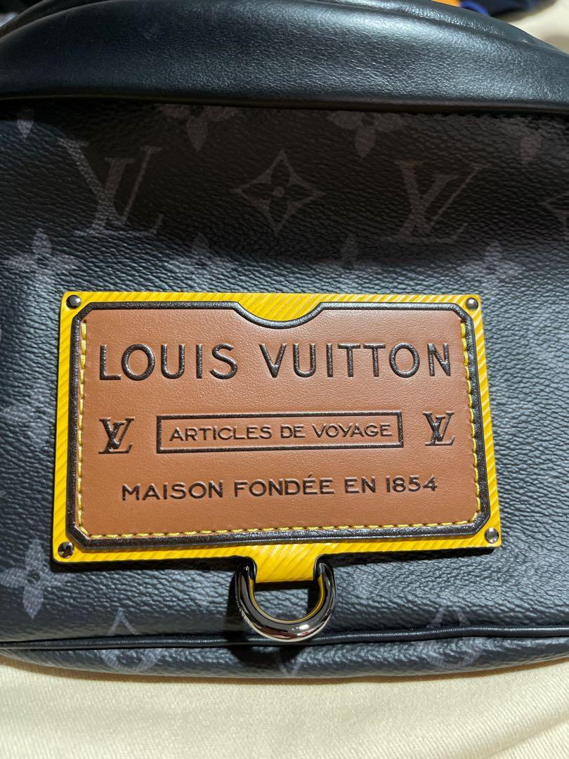 Preowned LOUIS VUITTON Monogram Eclipse Discovery Bumbag for Sale in  Enfield, CT - OfferUp