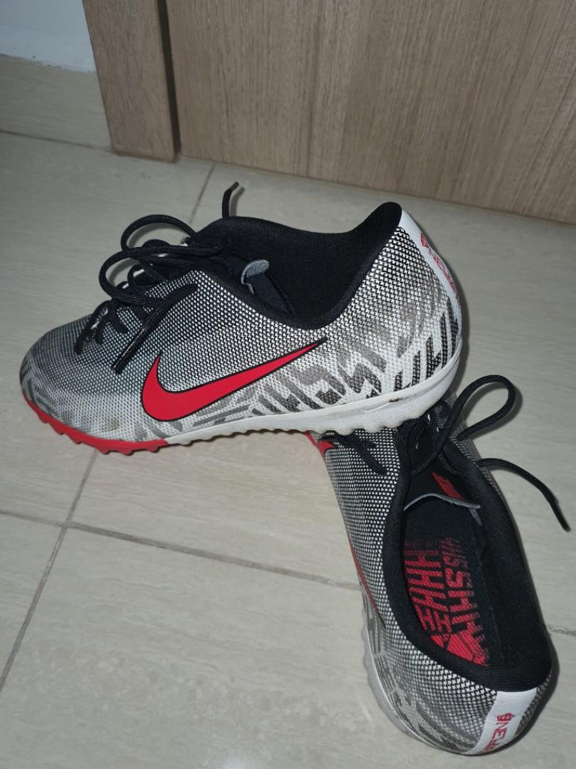 Neymar nike sneakers top