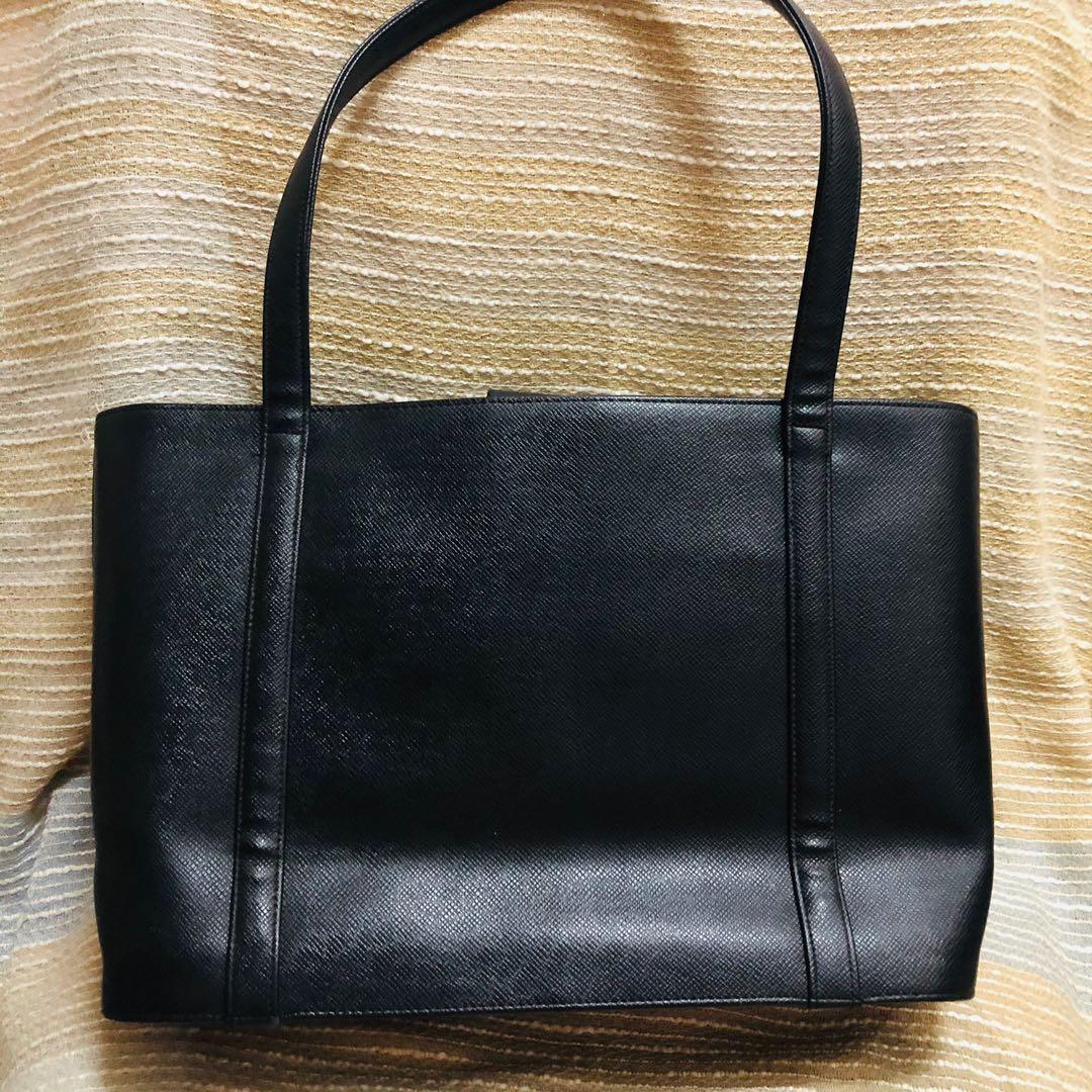 Original MCM Germany leather tote (Category: Luxury Bags & Wallets) located in Manila. Submitted by edifier888 (Listing ID 1049054383, Image 2). Description: Leather in very good condition, no cracks no rubs. Hardware tarnished by 25-30%. Size is large.