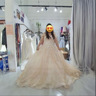 (Category: ) located in . Submitted by bata.buyandthrowaway (Listing ID 1049161028, Image 1). Description: .