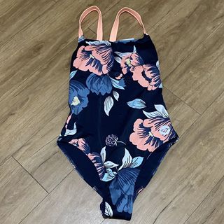(Category: ) located in . Submitted by closet_space (Listing ID 1049221902, Image 1). Description: .