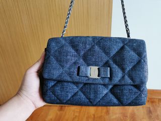 (Category: ) located in . Submitted by laksasa (Listing ID 1049075102, Image 1). Description: .