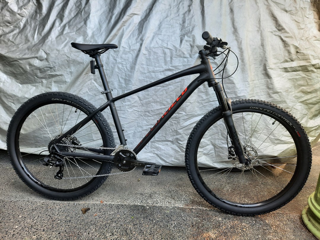 Specialized pitch outlet black