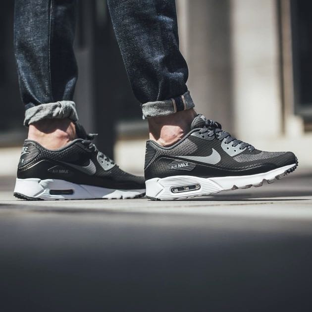 US 9.5 Nike Air Max 90 Ultra Essential Men s Fashion Footwear