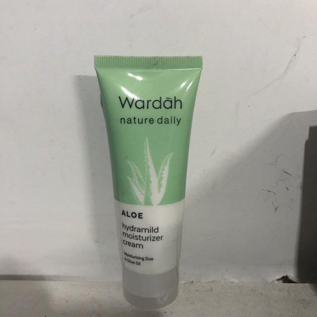 Wardah Aloe Vera Gel, Kesehatan & Kecantikan, Kulit, Sabun & Tubuh di Carousell