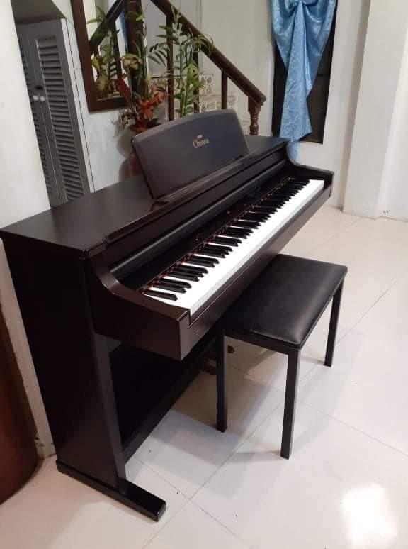 Yamaha CLAVINOVA CLP 156