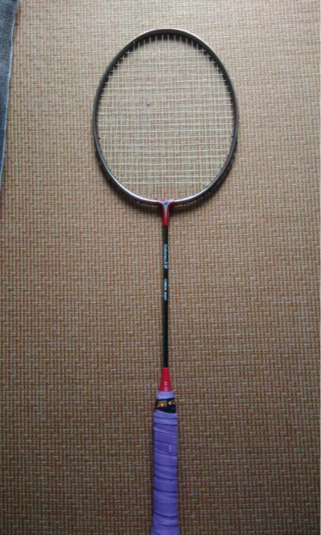 Yonex Yy 經典c8 羽毛球拍 你值得擁有 運動產品 運動與體育 運動與體育 球拍和球類運動 Carousell