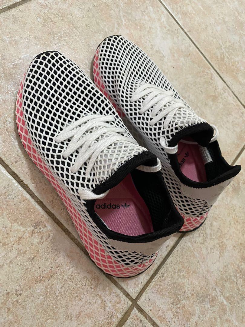 deerupt sneakers