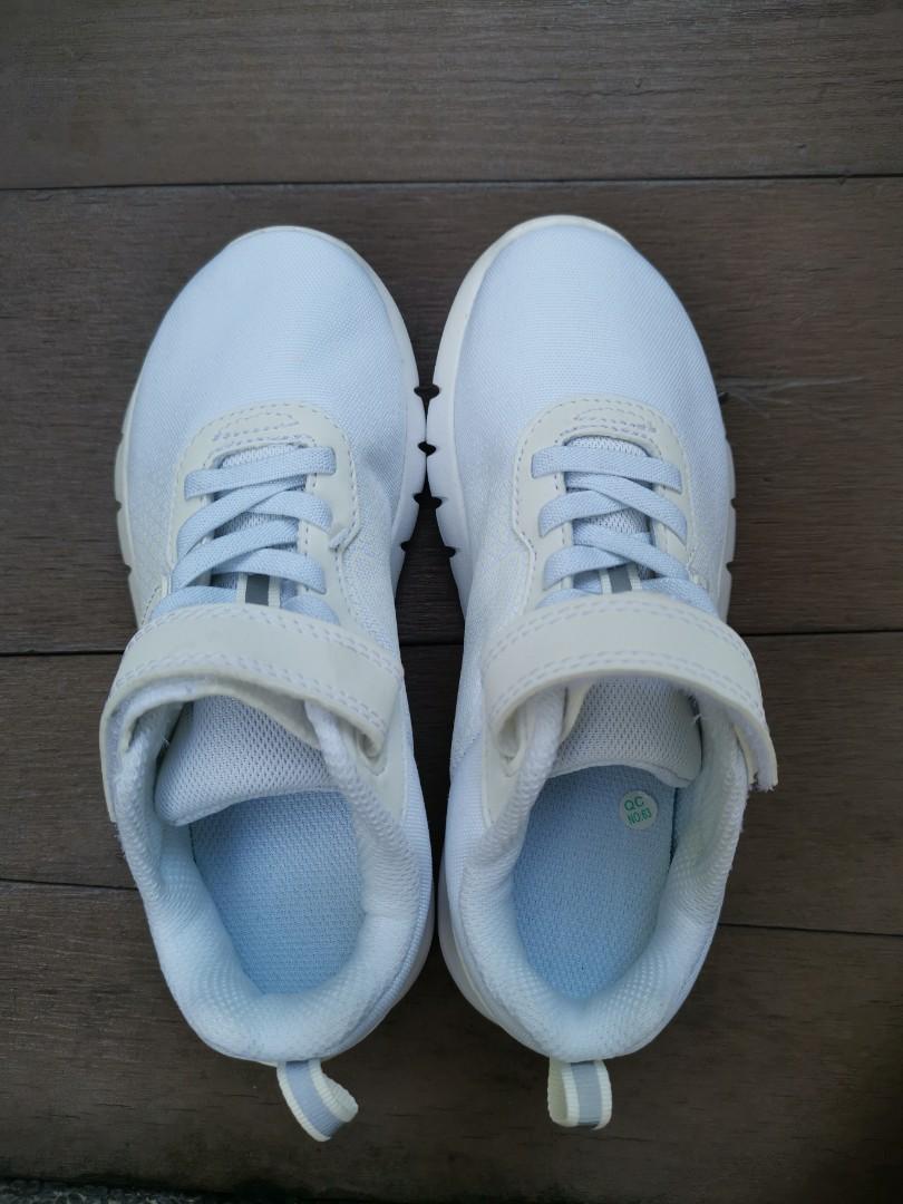 Decathlon school hotsell shoes