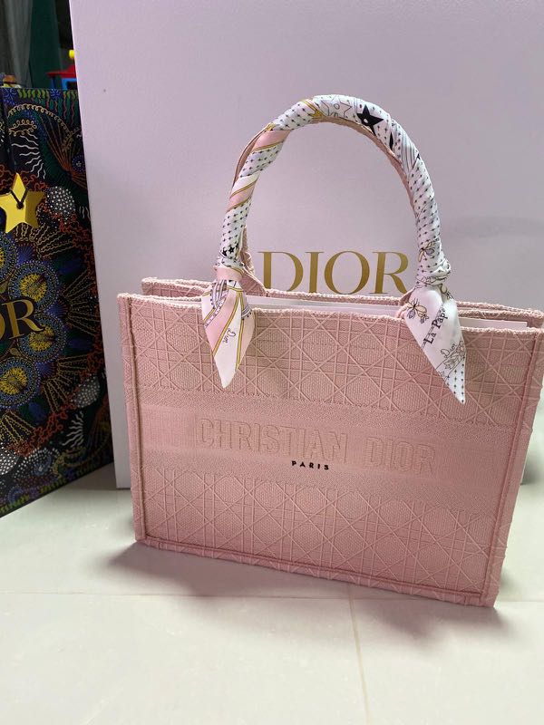 Dior book tote pink(S) 連Dior Twilly, 名牌, 手袋及銀包- Carousell