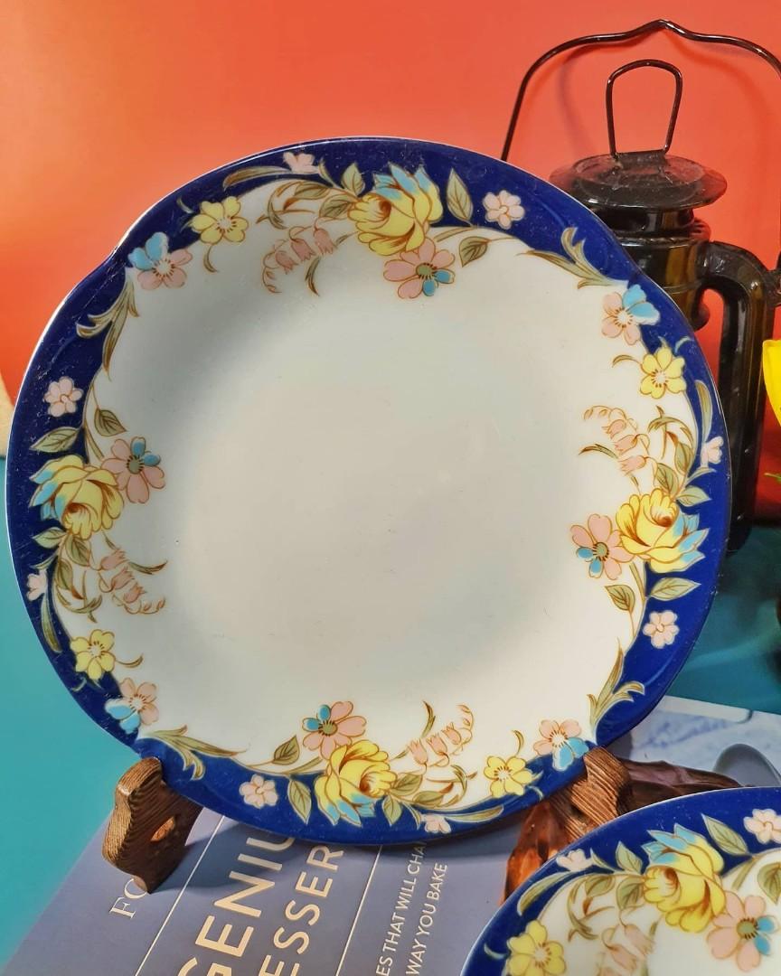 Hoya Cake Plate (Category: Bakeware) located in Quezon City. Submitted by buybyestuffmnl (Listing ID 1049426644, Image 2). Description: Hoya Cake Plate Unused, VGC 160 each 5 pieces available.