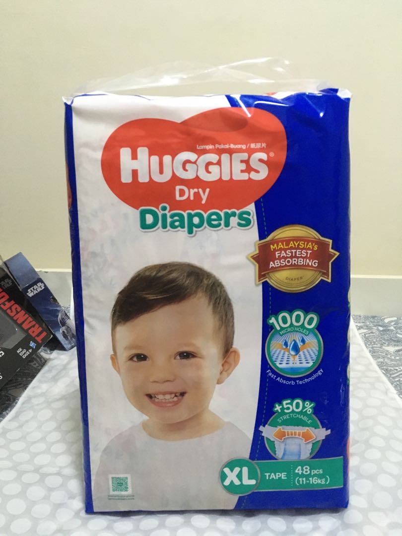 Huggiea dry diapers, Babies & Kids, Bathing & Changing, Diapers & Baby