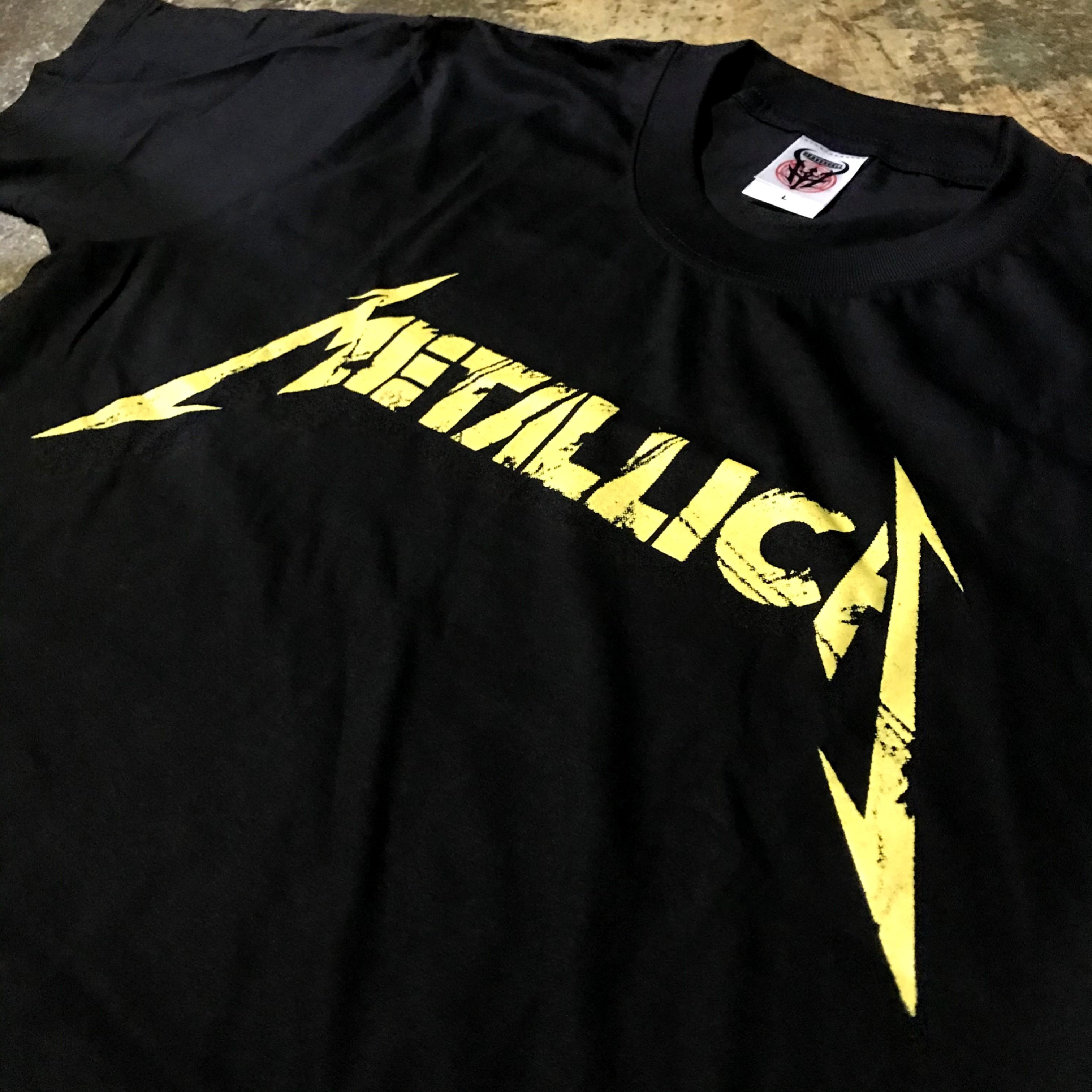Kaos Metallica yellow Snake, Fesyen 