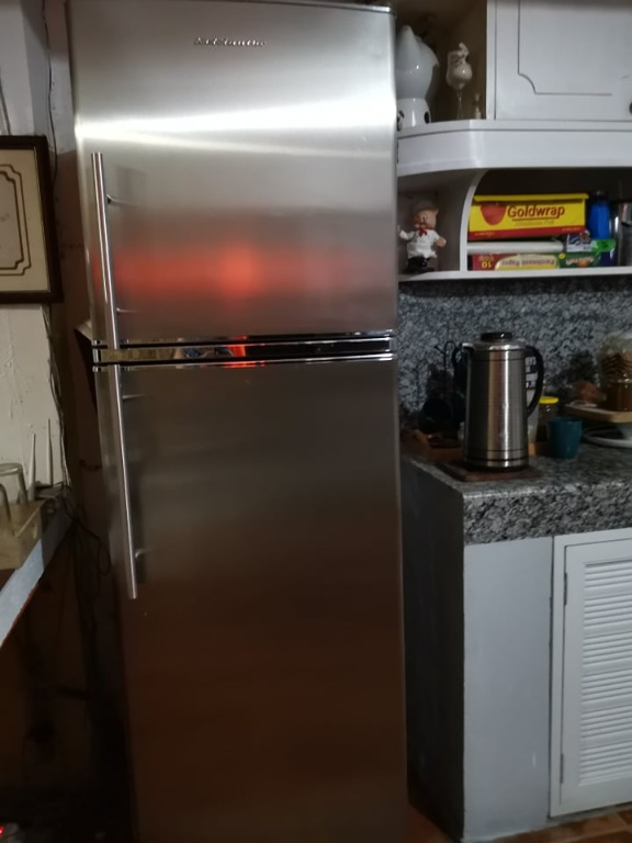 Kelvinator KTD310MN refrigerator, TV & Home Appliances, Kitchen