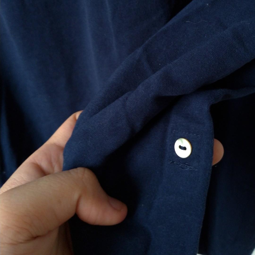 Springfield Plus Size Navy Long Sleeve Top (Category: Longsleeves) located in Quezon City. Submitted by tsoaph (Listing ID 1049352236, Image 3). Description: ***100% of the money will be donated to help the victims of Typhoon Ulyssess*** Best for: EU XL/US 8 Measurements (measured flat and doubled, in inches): Bust - 38 Waist - 36 Length - 23.5 Shoulders - 17 Arm - 16 Sleeve - 23.5 RFS: Not used anymore * Used 8x * Condition - 7/10 * What you see
