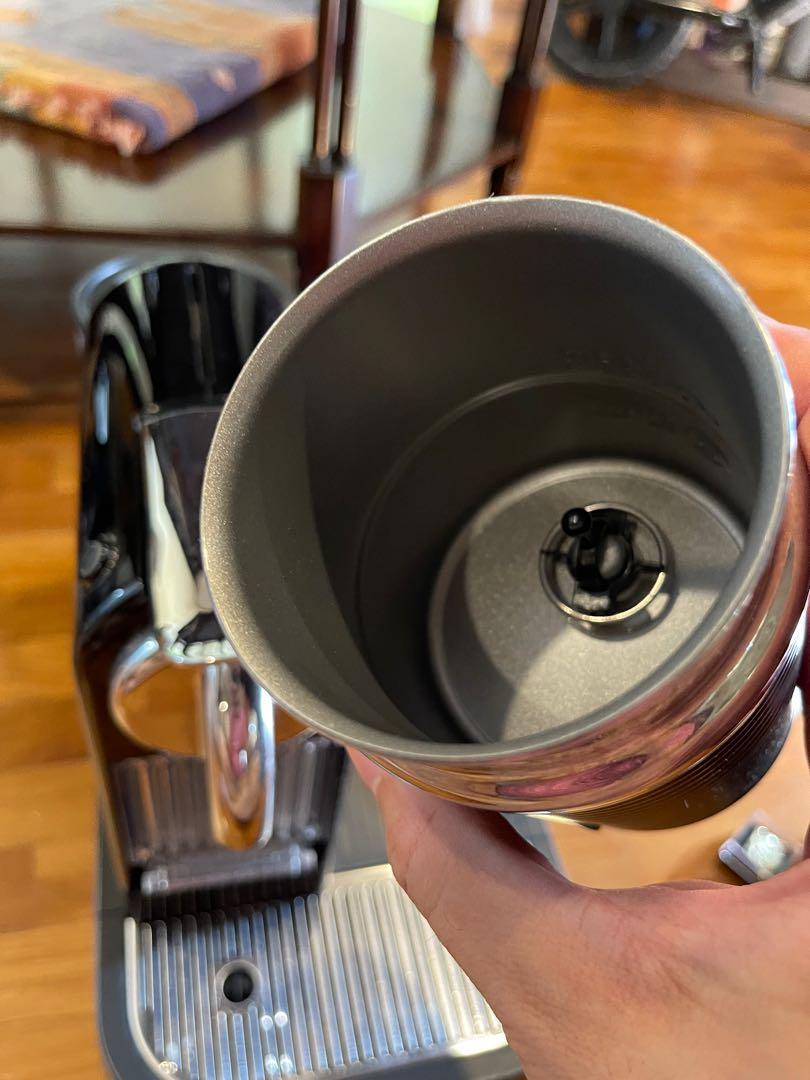 Nespresso Magimix Coffee Machine w milk frother, TV & Home Appliances