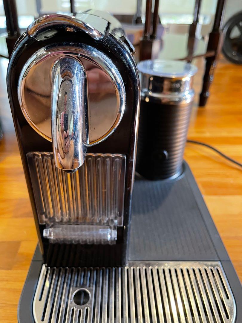 Nespresso Magimix Coffee Machine w milk frother, TV & Home Appliances