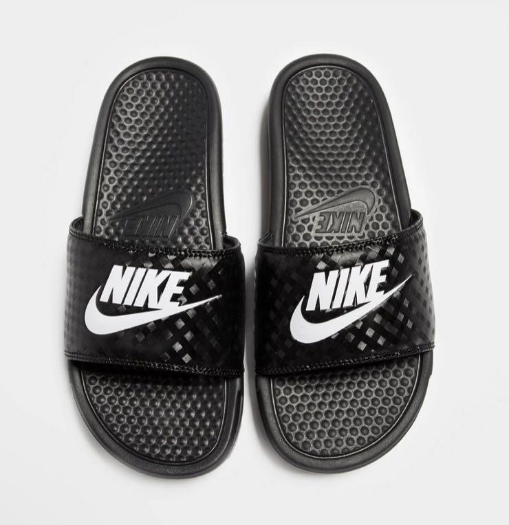 nike benassi sandals