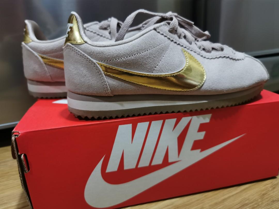 Nike Women's Classic Cortez SE Diffused Taupe/Metallic Gold-Phantom -  902856-204