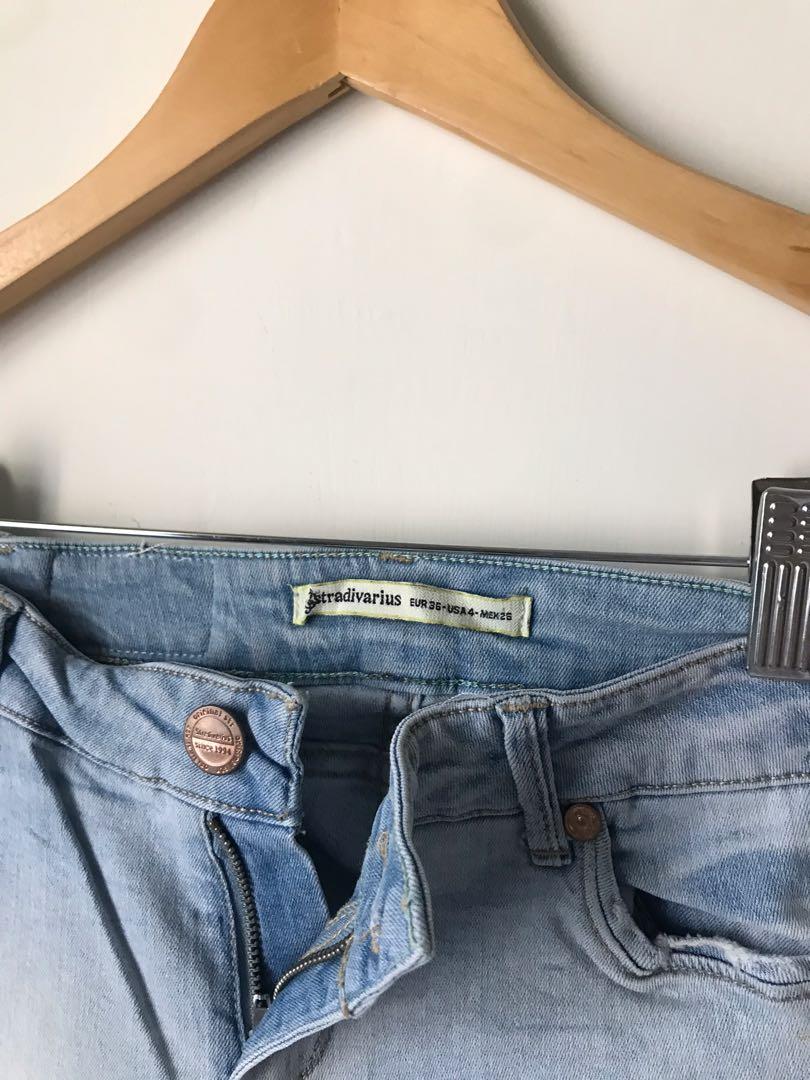 STRADIVARIUS JEANS, Fesyen Wanita, Pakaian Wanita, Bawahan di Carousell
