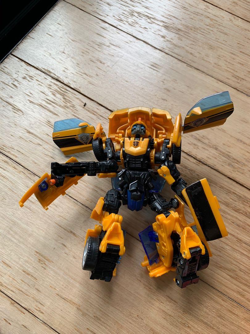 Transformers (Category: Toy Figures) located in Singapore. Submitted by alioops (Listing ID 1048890925, Image 2). Description: Assorted. Price for the lot..