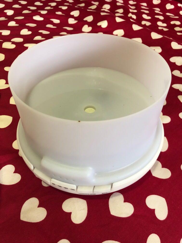 Aroma Diffuser (Category: Other Home Decor) located in Singapore. Submitted by jolaure (Listing ID 1049636723, Image 2). Description: Aroma Diffuser Price: $15 Condition: please see pics.