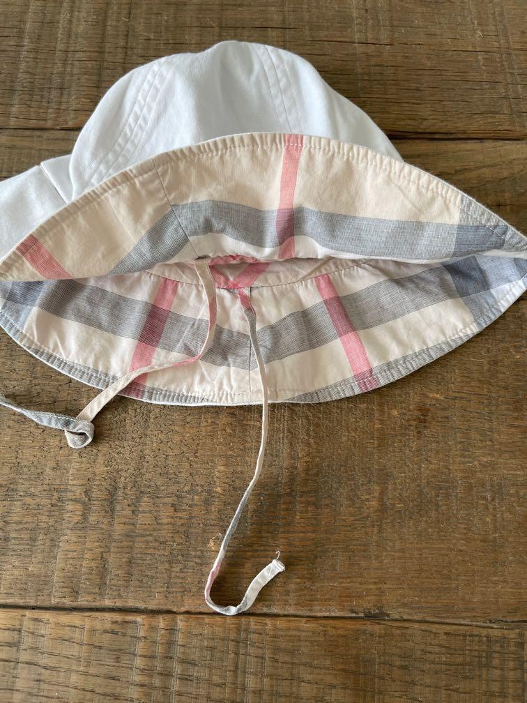 Burberry baby cheap hat