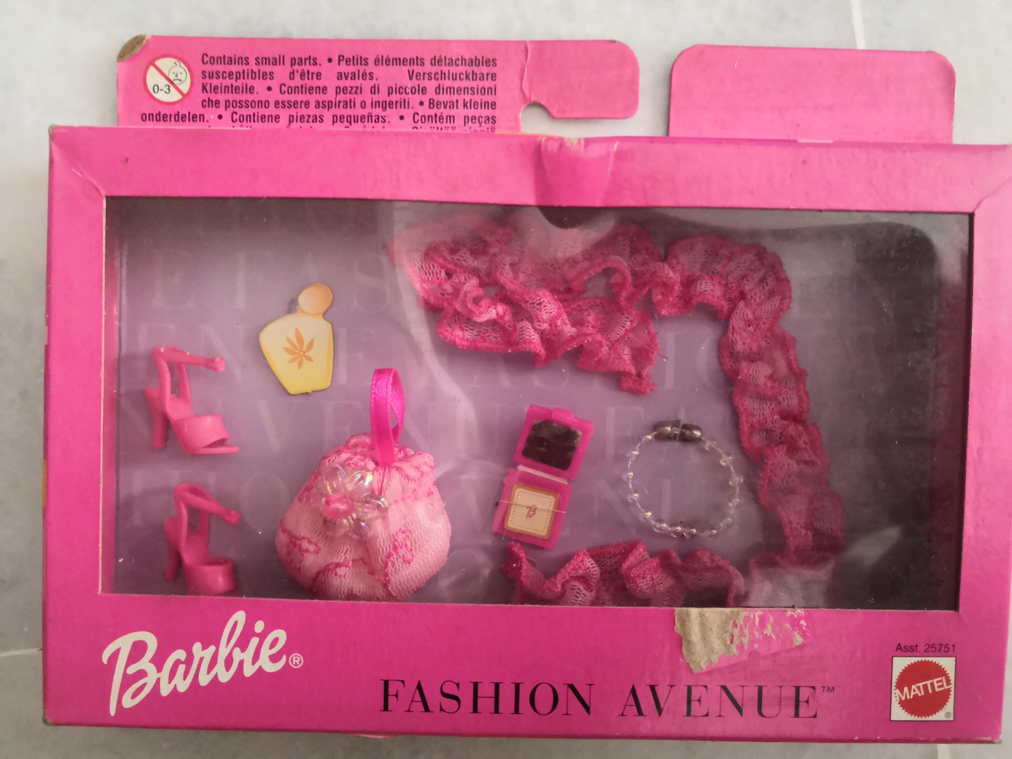 Barbie fashion avenue online accessories