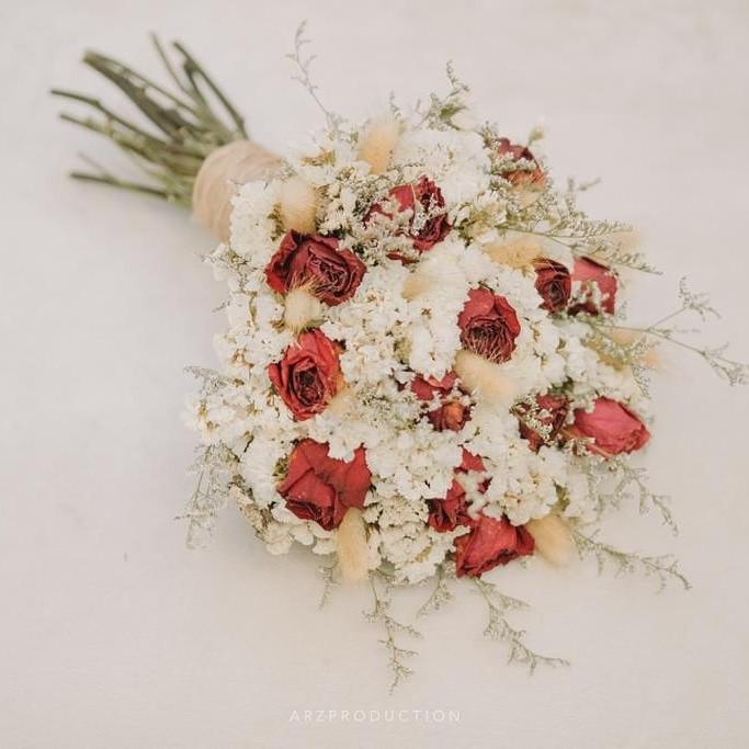 Bunga Tangan Pengantin Women S Fashion Bridal Wear On Carousell