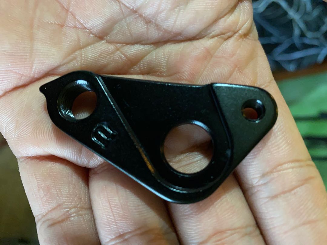 Specialized enduro hanger top