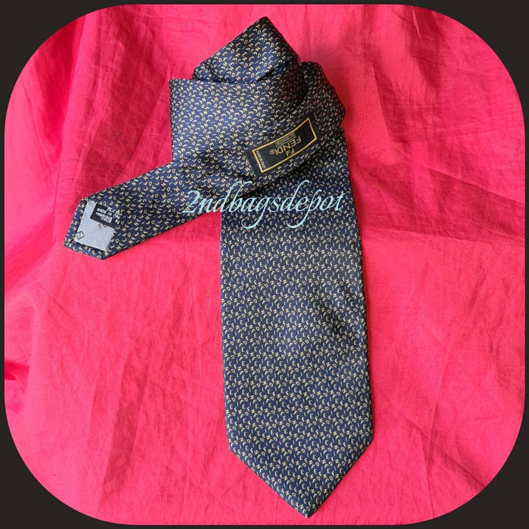 Fendi logo tie 2025
