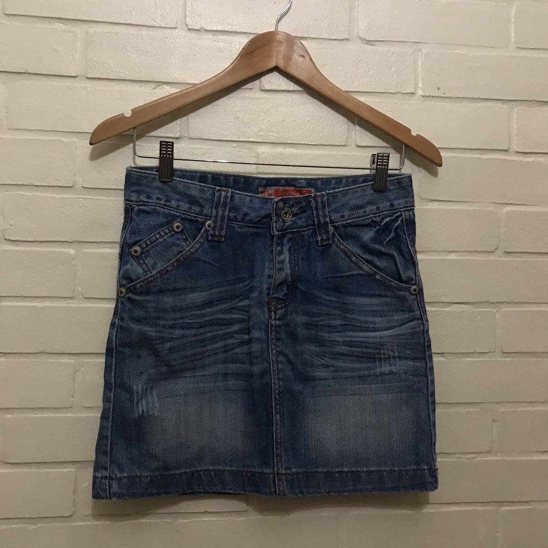 High-Waisted Denim Skirt (Category: Skirts) located in Quezon City. Submitted by abbycries (Listing ID 1049624818, Image 1). Description: 29” waist nationwide shipping, shouldered by buyer 100% of sales will be donated to fundraisers for victims of Typhoon Ulysses.