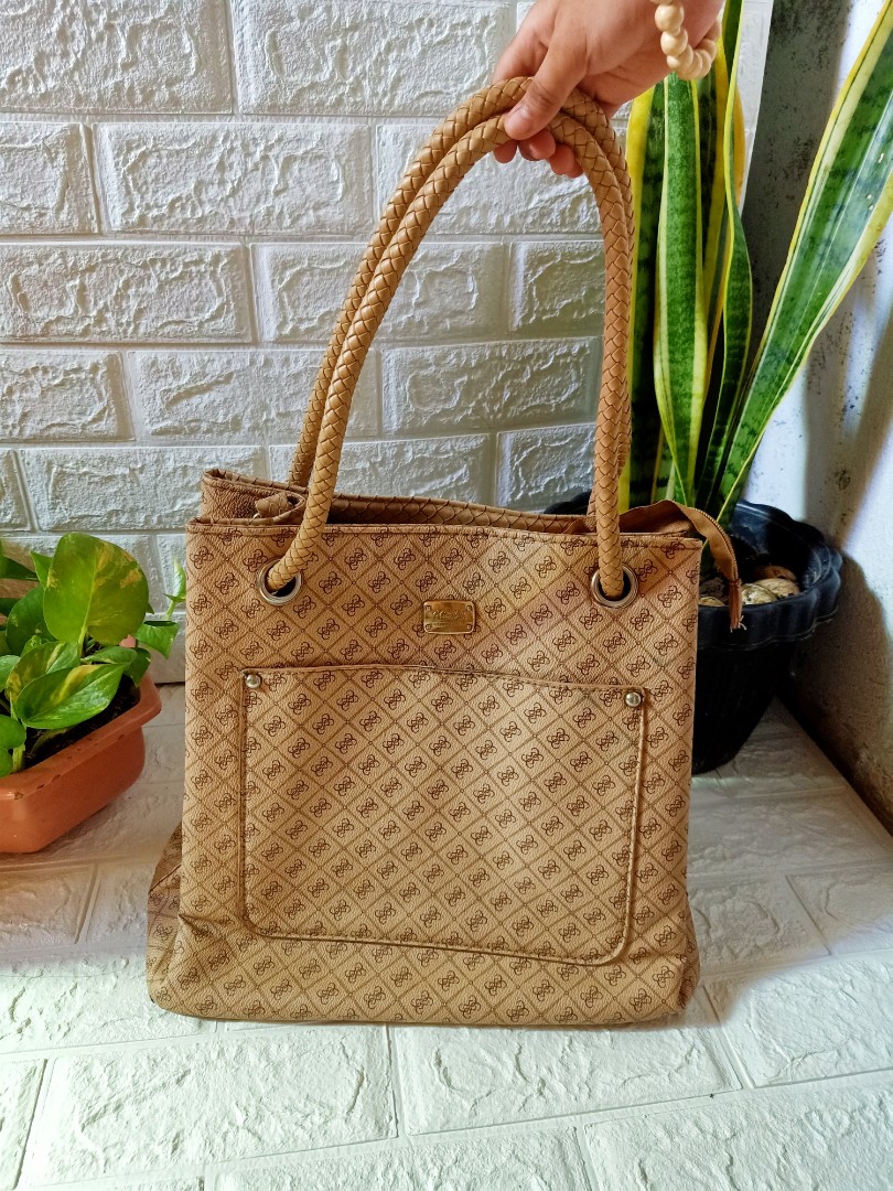 Kimbel sling hotsell bag price