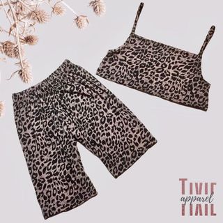 (Category: ) located in . Submitted by tixieapparel (Listing ID 1049650368, Image 1). Description: .