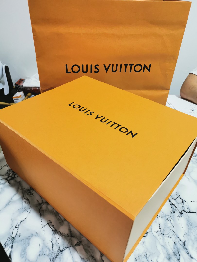 Louis Vuitton box 36x28x15cm lv