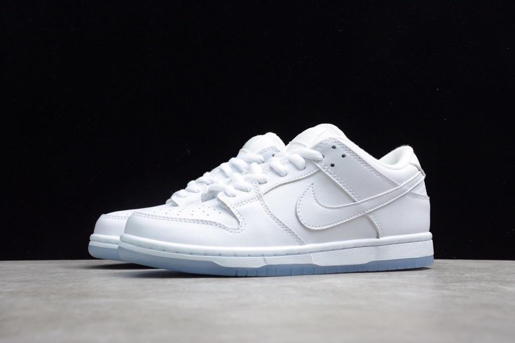 White sb hotsell dunk