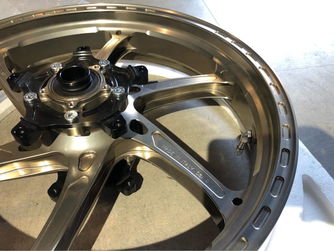 Oz Racing Wheel Yamaha R6 Motorcycles Motorcycle Accessories On Carousell