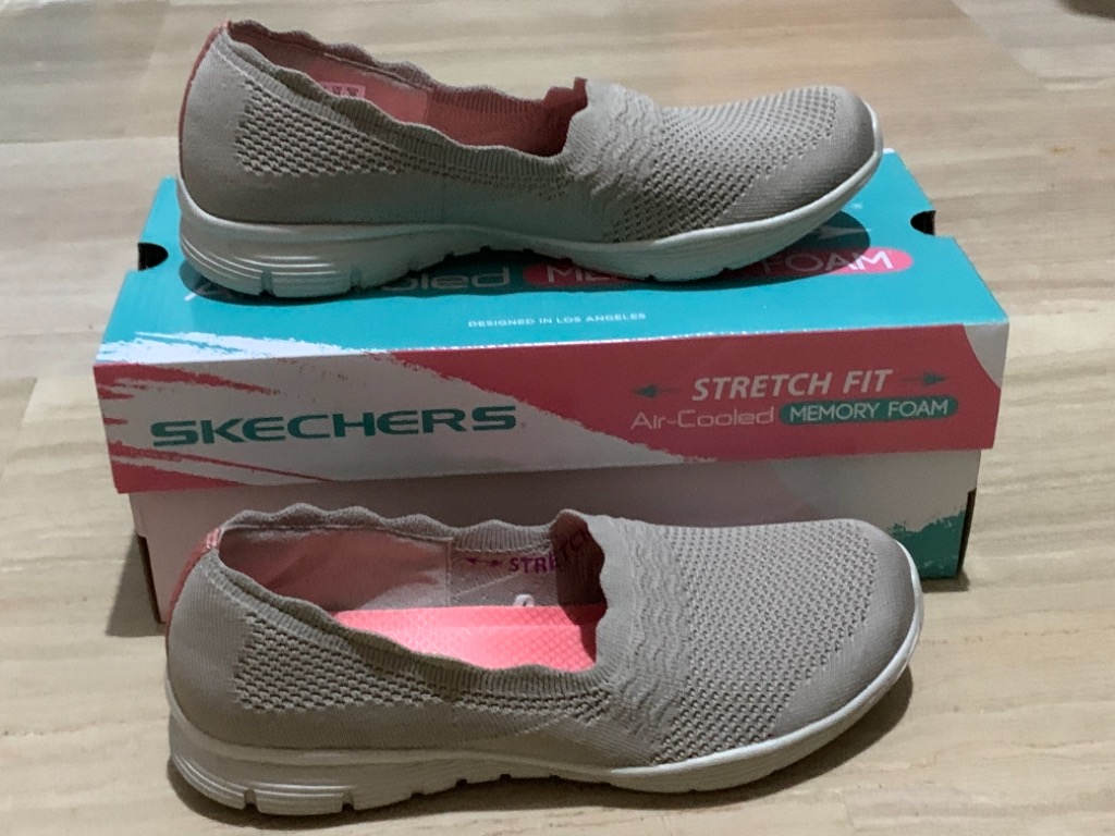 Mamá Derrotado Compulsión Skechers STRETCH FIT Air-Cooled Memory Foam, Women's Fashion, Footwear,  Sneakers on Carousell