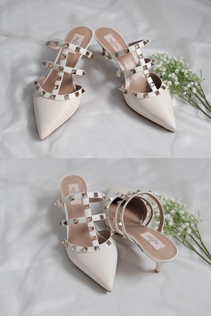 Valentino Rockstud Sandal Mules Kitten Heels 5cm White Ivory Grained,  Fesyen Wanita, Sepatu di Carousell