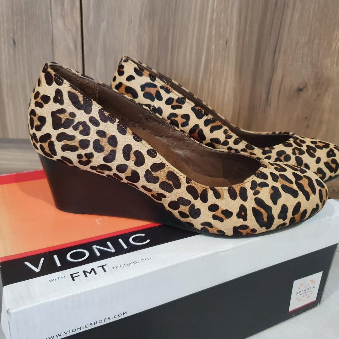 Vionic hot sale antonia wedge