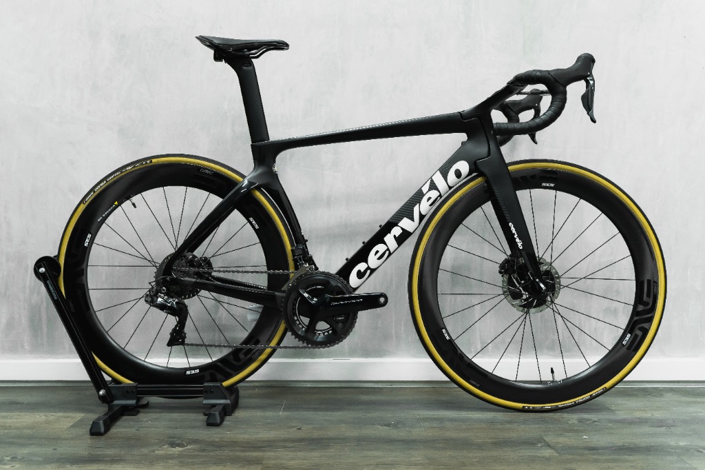 2020 Cervelo S5 Dura Ace Di2 Enve 5.6 Disc Sports Equipment
