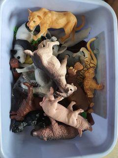 58pcs Jungle Animals Toy Set Comes with Storage Box Toddler Children Toys