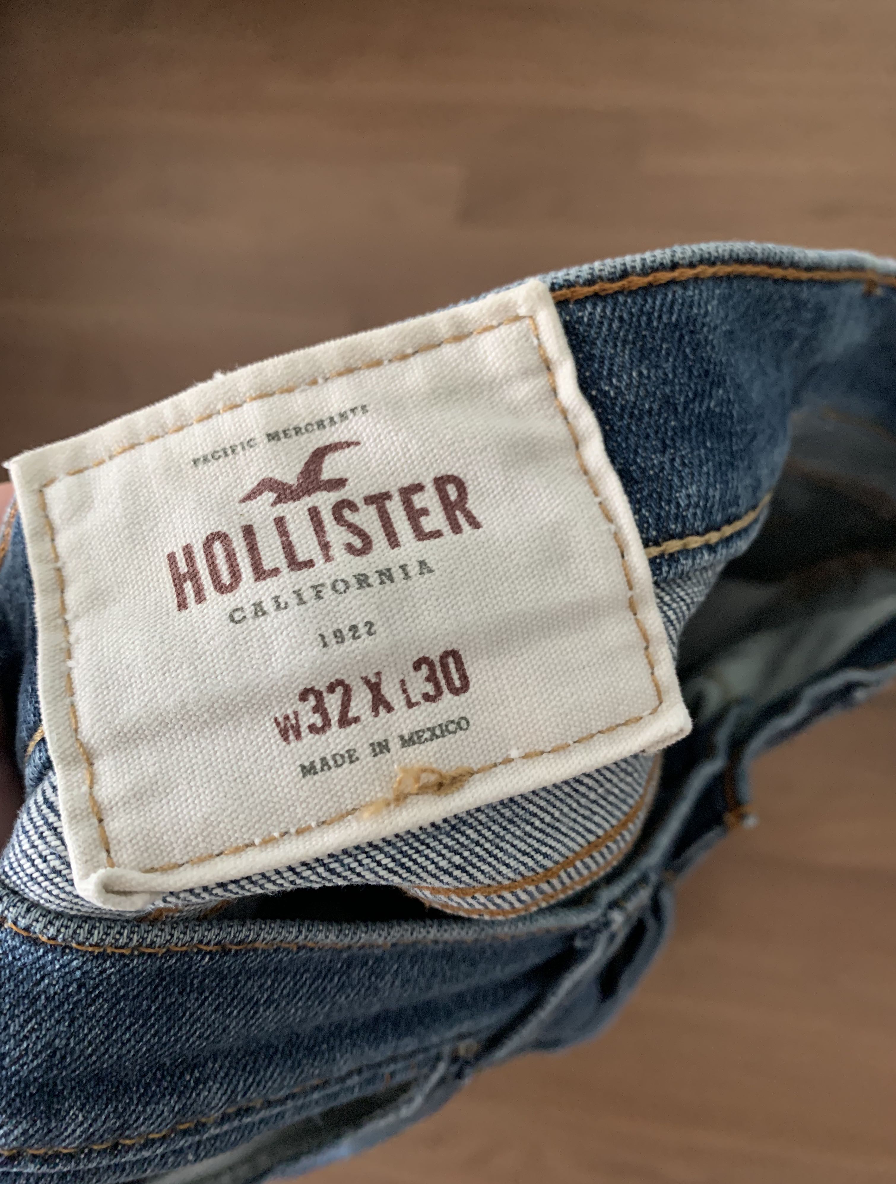 is hollister having a sale on jeans