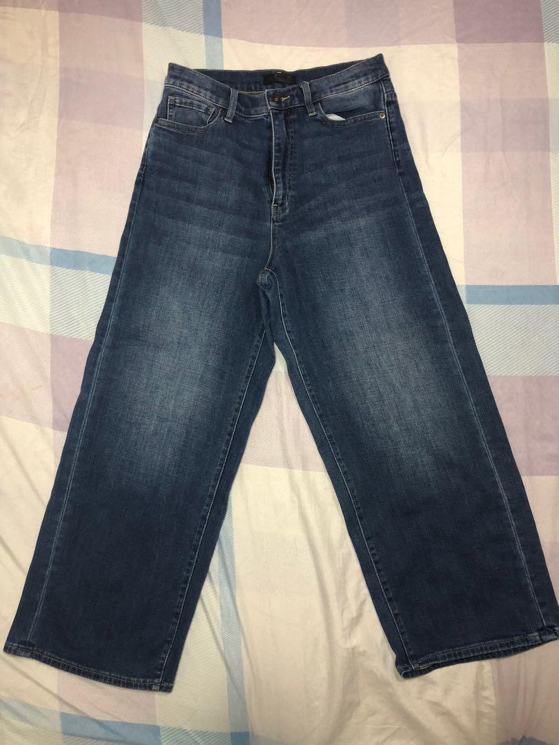 Authentic Uniqlo HW wide leg jeans (Category: Jeans) located in Antipolo. Submitted by mignonette2.0 (Listing ID 1049953723, Image 2). Description: Authentic Uniqlo high-waisted wide leg jeans Length: 35in • excellent condition, slightly used • wide leg, almost like culottes • size 25 on tag, but fits waists 26-30 • slightly stretchy denim fabric Issues: burned tag due to ironing RFS: not my style anymore.
