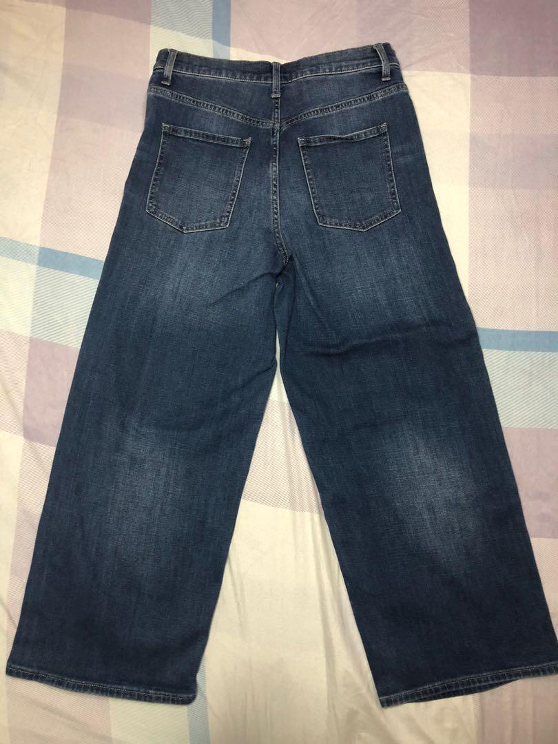 Authentic Uniqlo HW wide leg jeans (Category: Jeans) located in Antipolo. Submitted by mignonette2.0 (Listing ID 1049953723, Image 3). Description: Authentic Uniqlo high-waisted wide leg jeans Length: 35in • excellent condition, slightly used • wide leg, almost like culottes • size 25 on tag, but fits waists 26-30 • slightly stretchy denim fabric Issues: burned tag due to ironing RFS: not my style anymore.